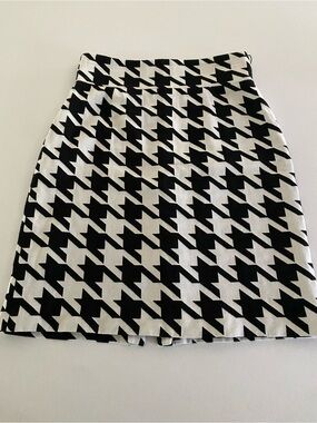 ANTONIO MELANI Black and White Houndstooth Mini Skirt
